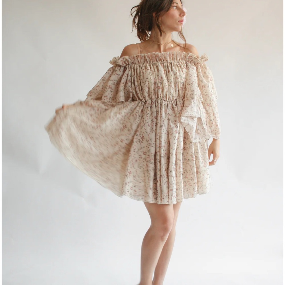 Wild Rose & Sparrow Corolle cream floral print off the shoulder dress Size Large